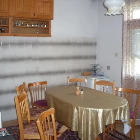 Jani Guest house